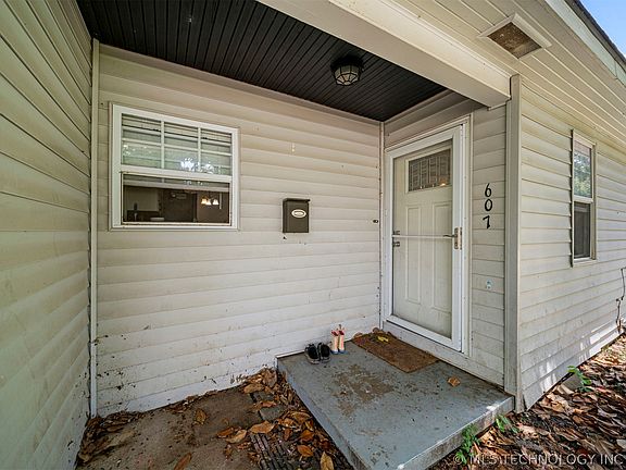 4th image of 607 N C Ave