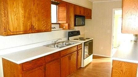 4th image of 133 Woodland Trl