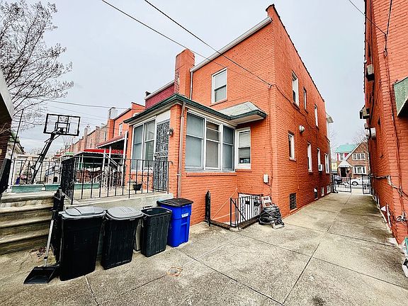 5th image of 1956 E 38th St