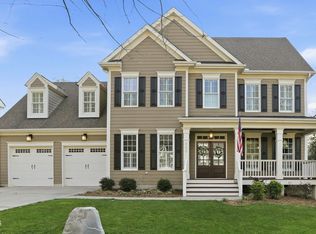 525 Wanderview Ln, Holly Springs, NC 27540