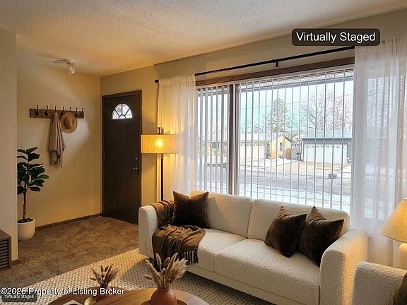 5th image of 907 Senior Ave