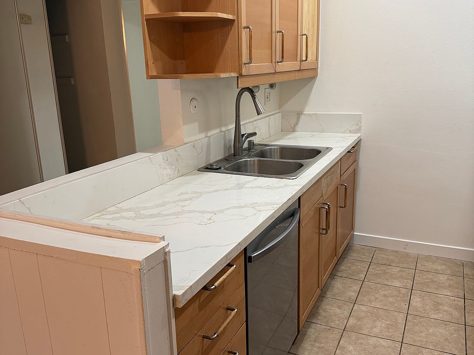 1st image of 18620 Hatteras St Unit 234