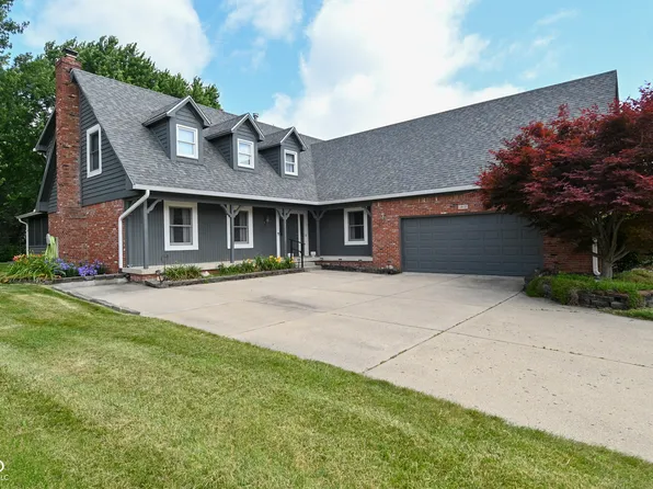 1012 Hudson Bay Dr, Greenwood, IN 46142