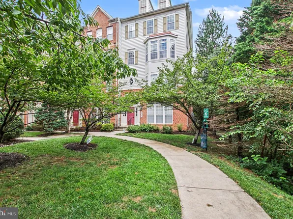 5625 Harrington Falls Ln, Alexandria, VA 22312