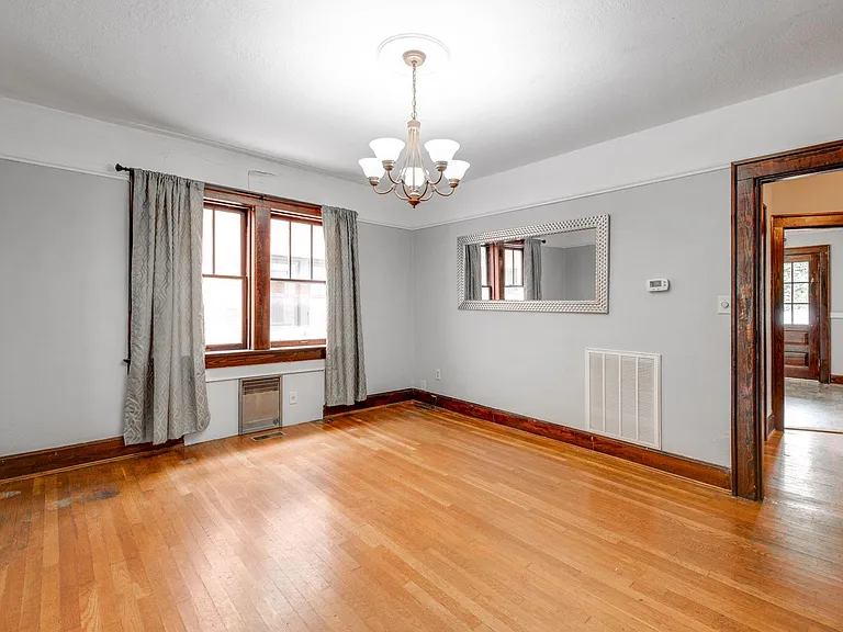 710 Forest Ave #1 — Photo 22