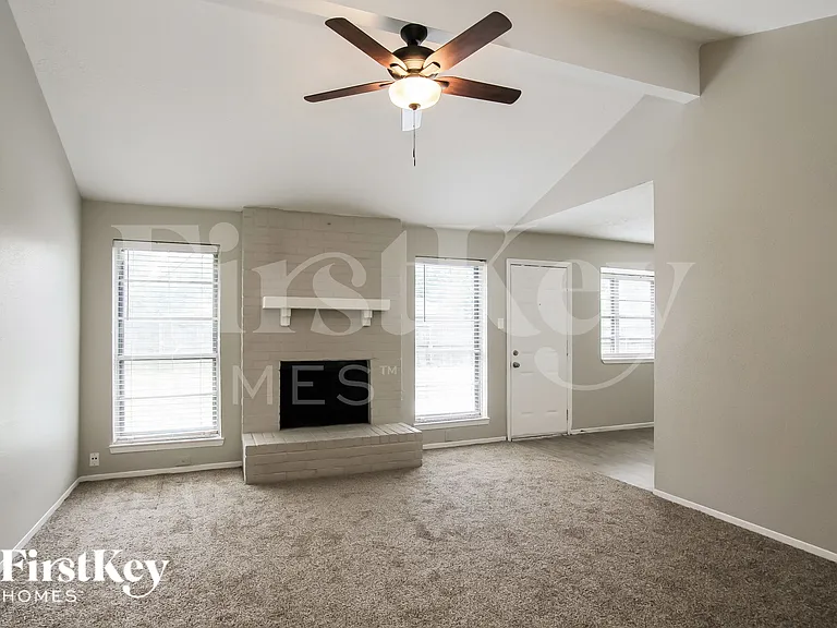 4406 Tealgate Dr — Photo 3