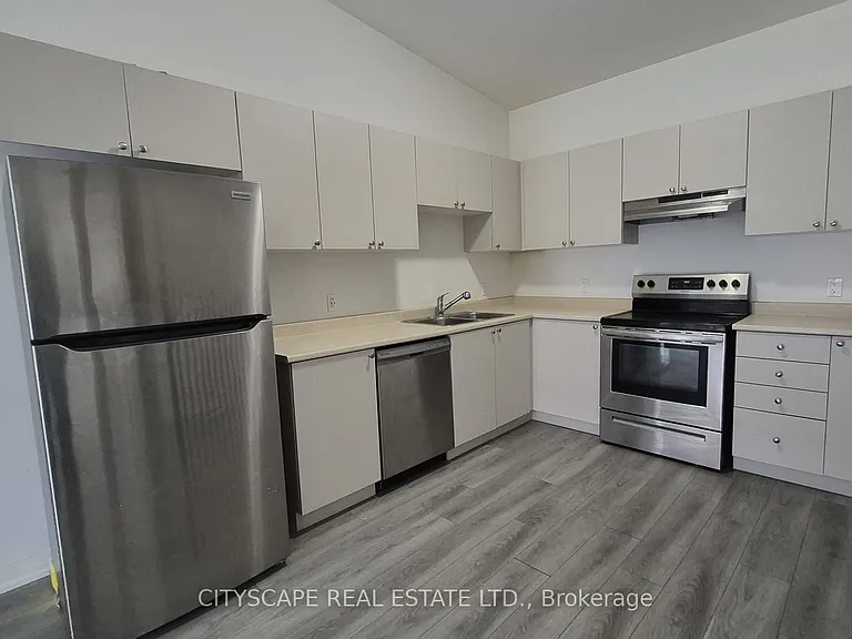 550 Grey St #28 — Photo 15