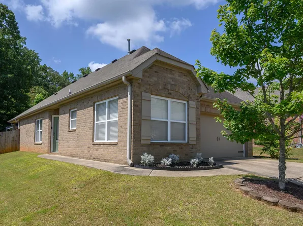 6525 Southern Trace Dr, Leeds, AL 35094