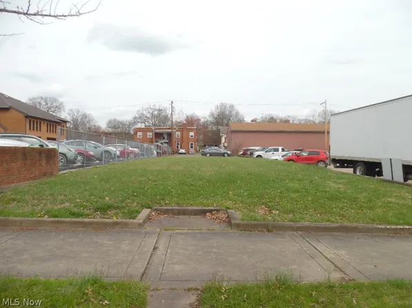 220 3rd St, Marietta, OH 45750