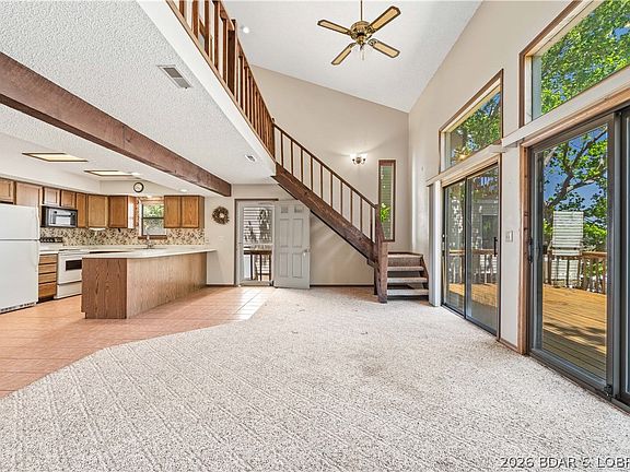 3rd image of 230 Hickory Rd