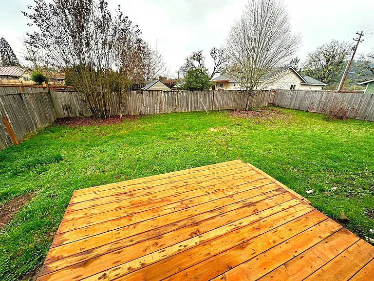 1904 Starker Pl — Photo 3