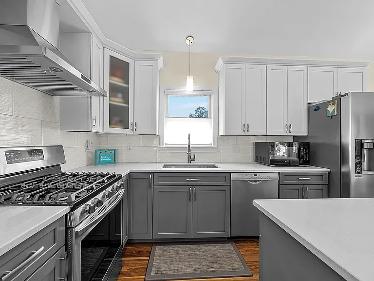 176 Beacon St — Photo 7