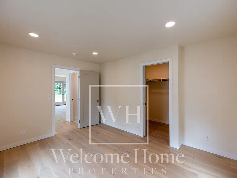 521 Ankeny St — Photo 16