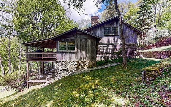 4th image of 275 Sarvis Ln