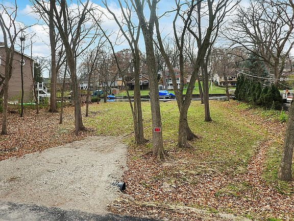 5th image of 19385 W Forest Ln