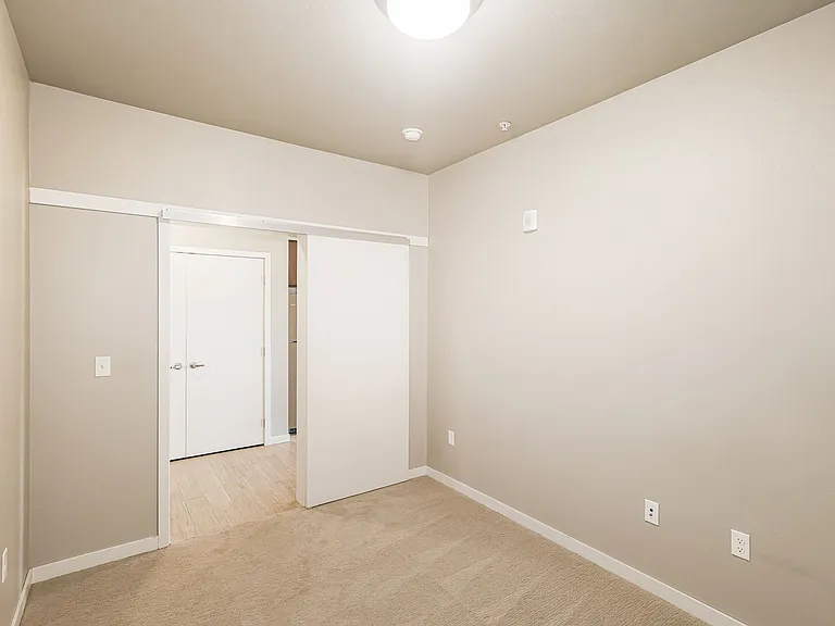 Lakeside Flats — Photo 25