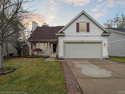 341 Lake Meadow Dr, Waterford, MI, 48327