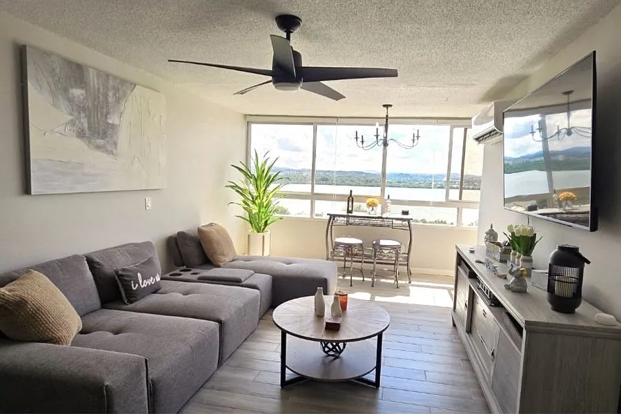 2 bed, 1.0 bath, 960 sqft, $1,950 — Photo 3