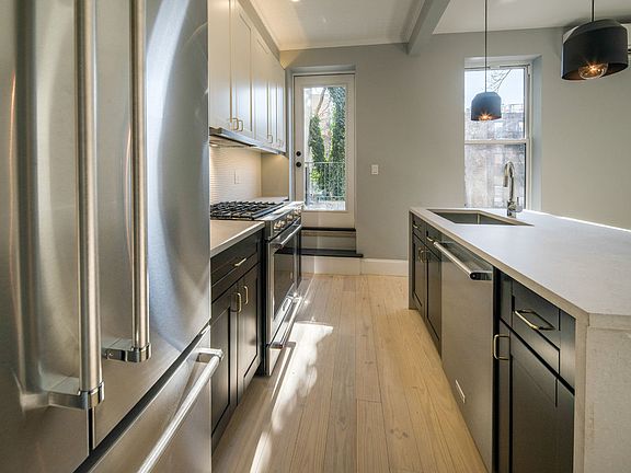 4th image of 340 Lafayette Ave #2