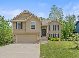 125 Johnson Rd, Liberty, MO 64068