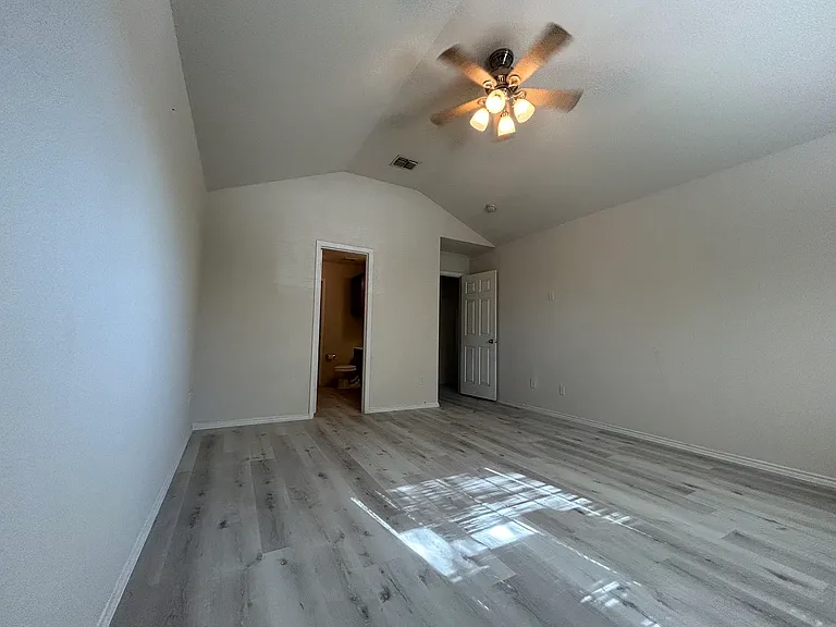 9213 Centennial Dr — Photo 12