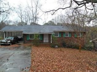 875 Pine Roc Dr, Stone Mountain, GA 30083