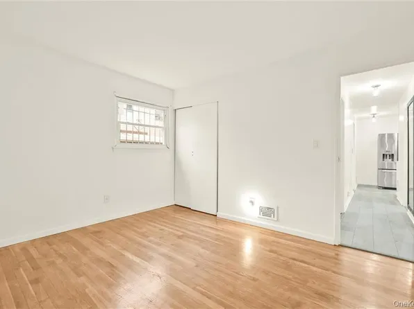 115-30 Inwood Street image 10 of 24