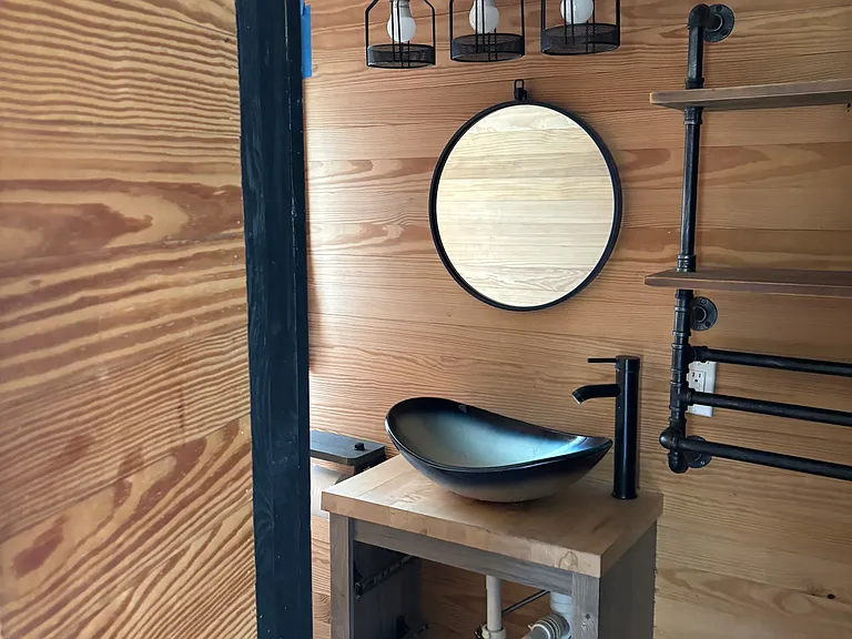 boat house bathroom