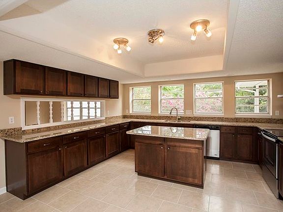2nd image of 1160 S Seagate Dr