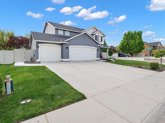3rd image of 1715 N Firebrick Dr