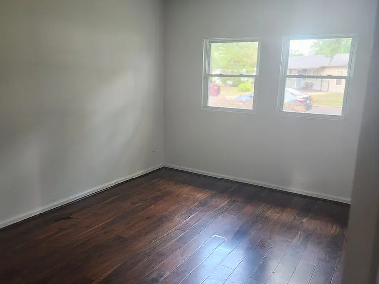 1285 Sir Kay Dr — Photo 15