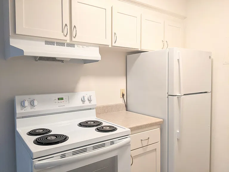 Seasons Park Apartments — Photo 4