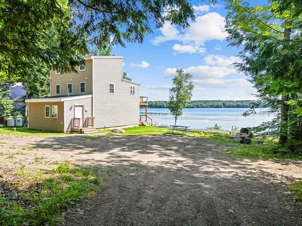 8 Hidden Drive, Newport, ME 04953