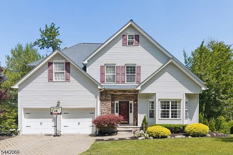 1st image of 16 Bowers Dr