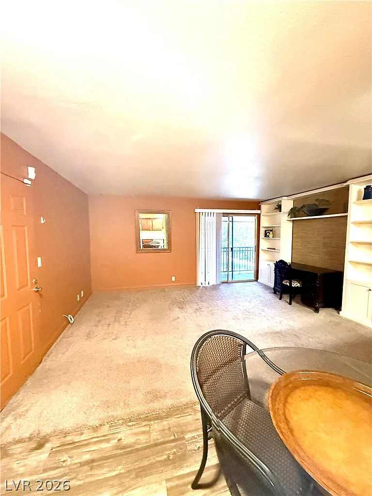 2 bed, 1.0 bath, 816 sqft, $1,275 — Photo 3