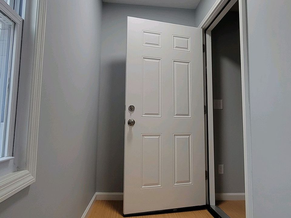 2nd image of 506 Clinton Ave APT 2