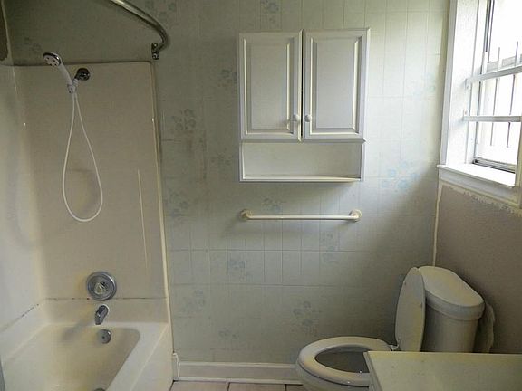 MSTR BATH