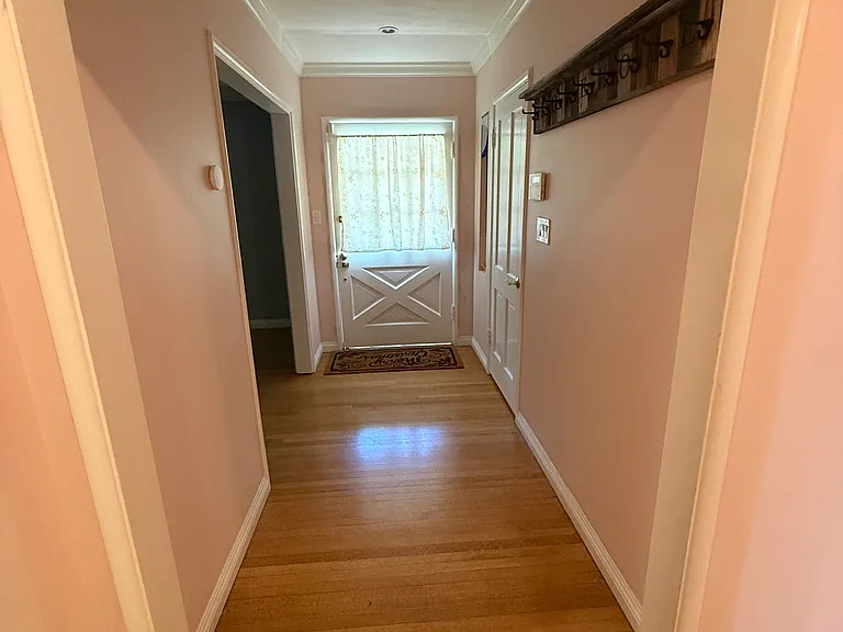 1162 Panorama Dr — Photo 2