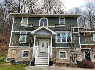 10886 Center Rd, Traverse City, MI 49686