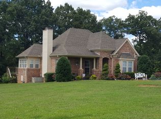 470 Beacon Dr, McMinnville, TN 37110