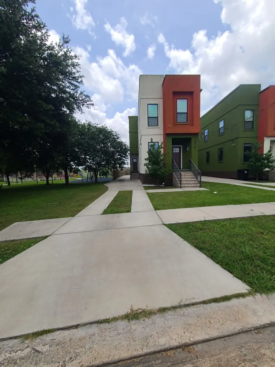 Building Photo - 3015 Wall Blvd #3015