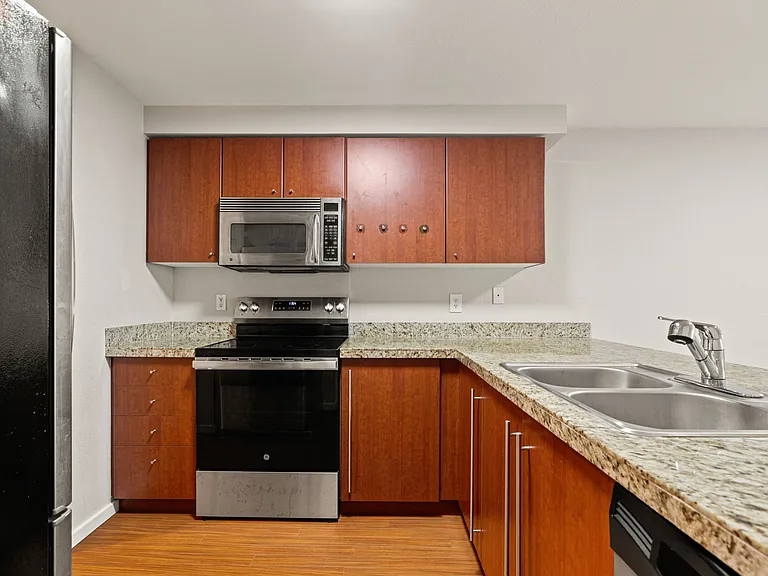11309 NE 128th St #F104 — Photo 13