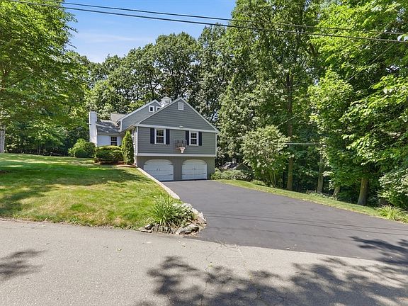 3rd image of 2 Olde Lyme Rd