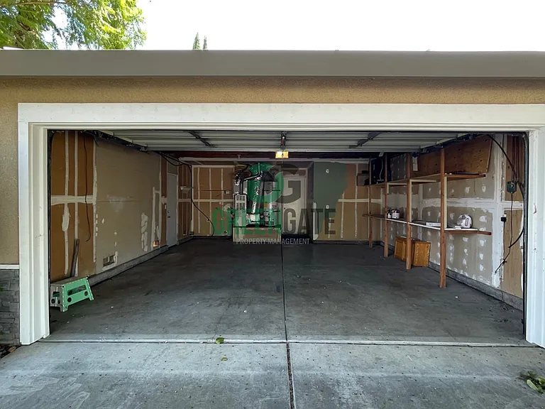 1660 Etta Way — Photo 42