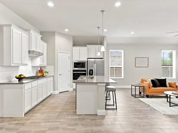 2704 Starling St, Denton, TX 76205