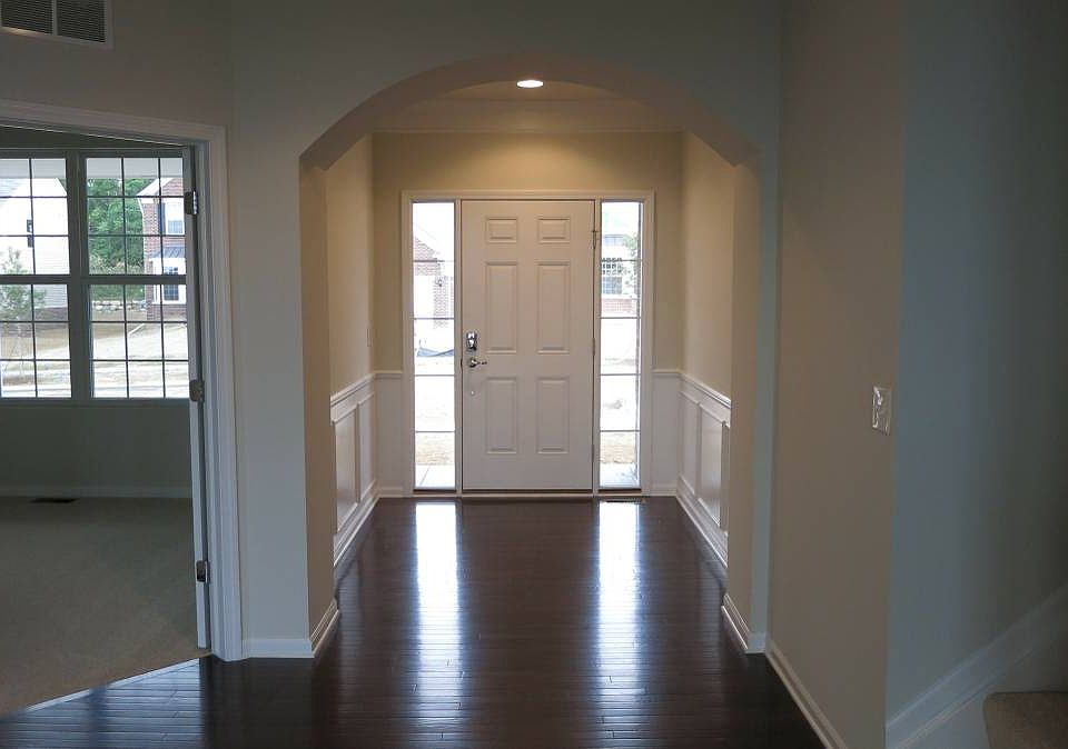 2nd image of 4705 Tanglewood Ln