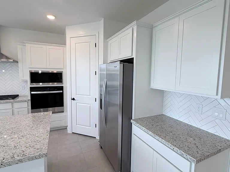 24172 W Raymond St — Photo 14