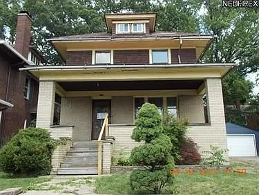 214 3rd St NE photo 1