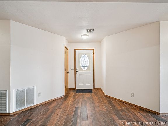 3rd image of 5401 N 435th Rd