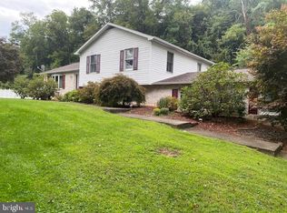 327 La Rue Ln, Mifflintown, PA 17059